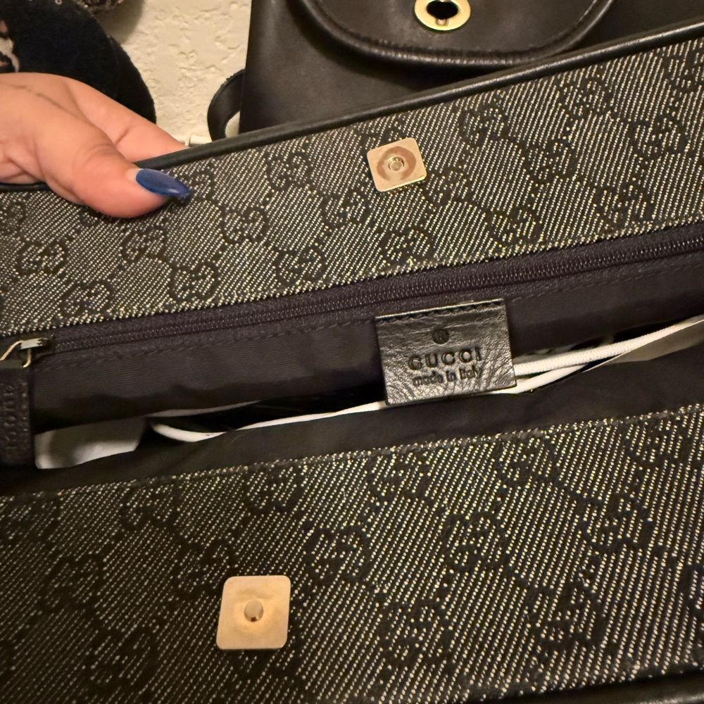 Gucci Black Monogram Shoulder Bag - Picture 4 of 13